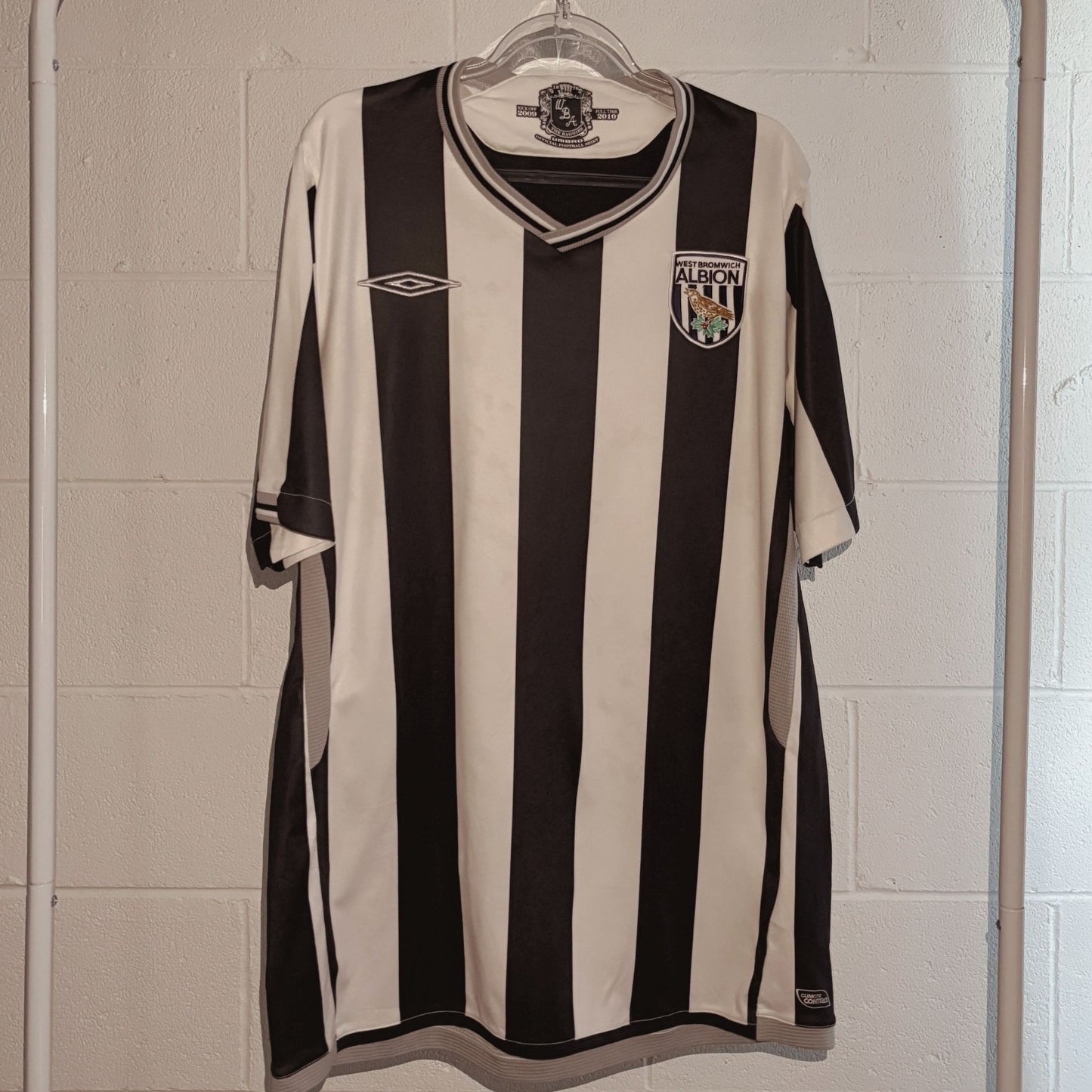 West Brom 2009/10 Home Kit - Size L