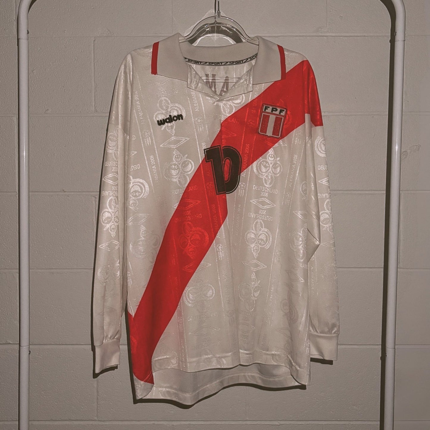 Peru 2006 Home Kit - Rojas #10