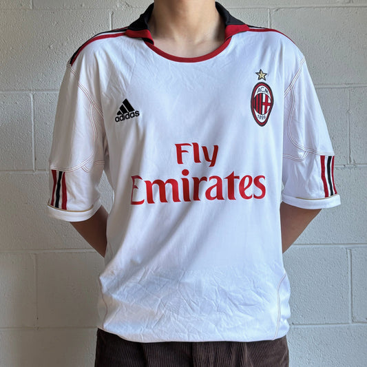 AC Milan 2010/11 Away Kit, #11 Ibrahimović - Size L