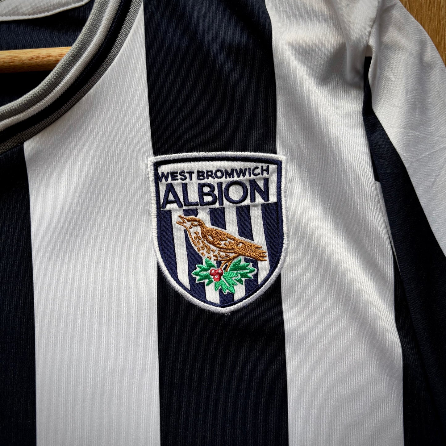 West Brom 2009/10 Home Kit - Size L
